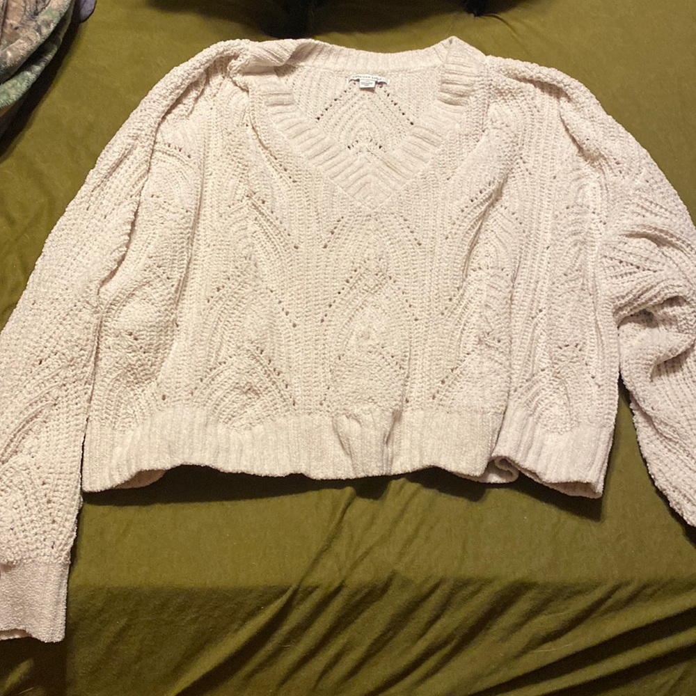 Cream colored American Eagle cropped sweater